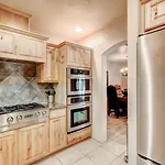 El Corazon de Santa Fe, 3 Bedrooms, Sleeps 6, Flat Panel TVs, Fireplaces