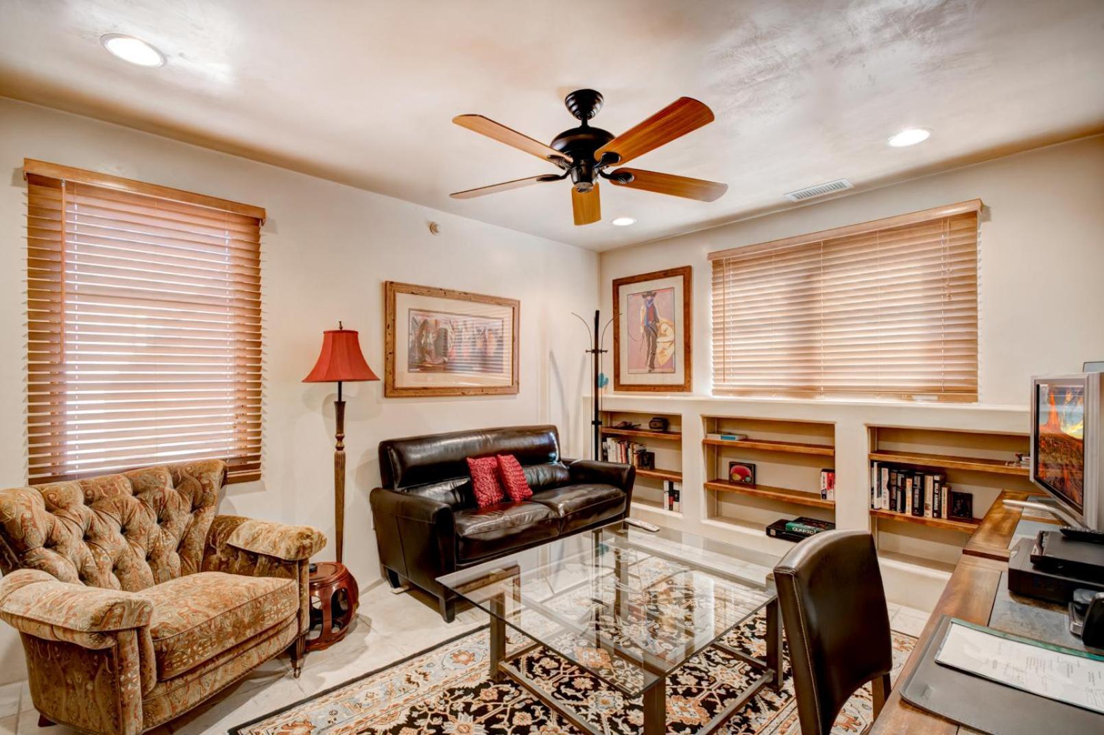 Сasa de vacaciones El Corazon De Santa Fe, 3 Bedrooms, Sleeps 6, Flat Panel Tvs, Fireplaces Santa Fe