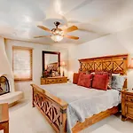 El Corazon de Santa Fe, 3 Bedrooms, Sleeps 6, Flat Panel TVs, Fireplaces