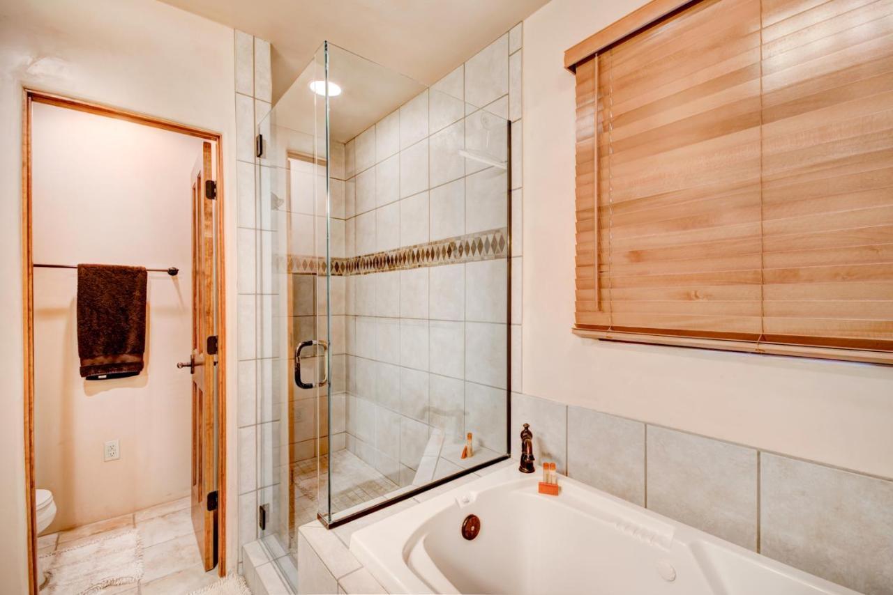 El Corazon De Santa Fe, 3 Bedrooms, Sleeps 6, Flat Panel Tvs, Fireplaces Сasa de vacaciones Santa Fe