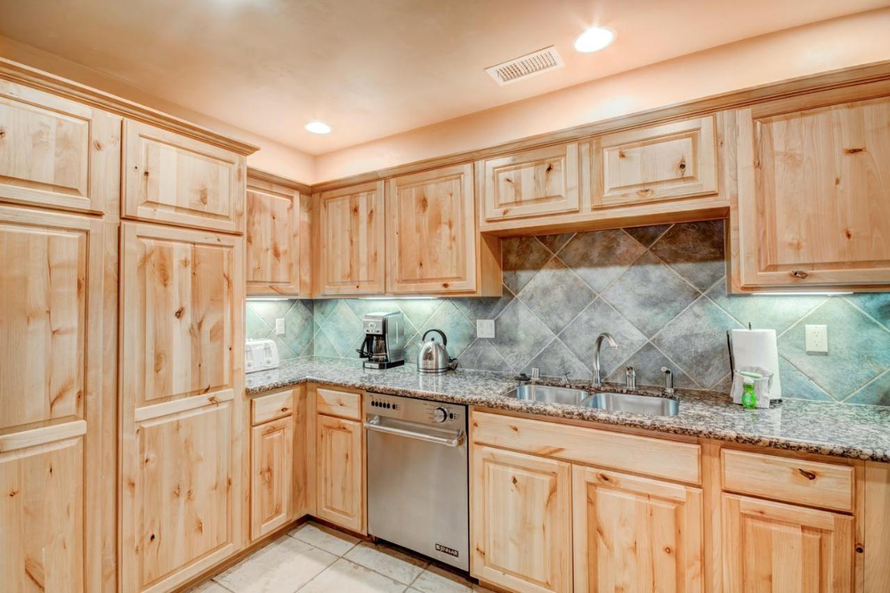 El Corazon De Santa Fe, 3 Bedrooms, Sleeps 6, Flat Panel Tvs, Fireplaces *