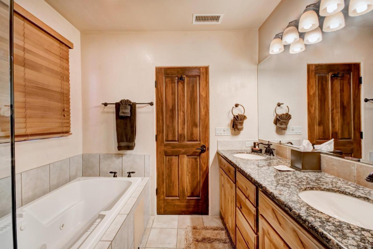 El Corazon De Santa Fe, 3 Bedrooms, Sleeps 6, Flat Panel Tvs, Fireplaces